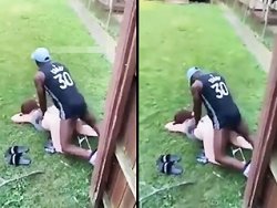 levrette, Salope - Il regarde sa femme se faire baiser dans son jardin
