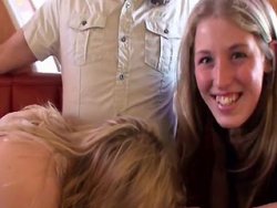 fellation, Trio - Deux nanas sucent un pote dans un MacDo
