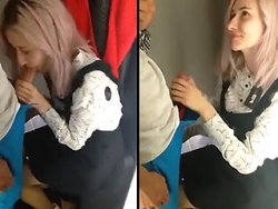 Fellation risquée dans une cabine d'essayage