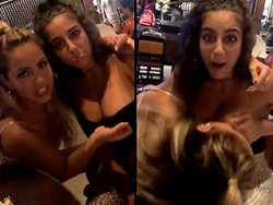 Lesbienne, exhibition - Elle mange les gros seins de sa copine