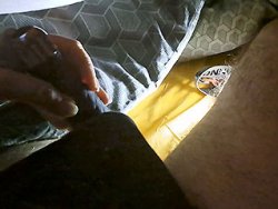 française, vibro - Ma femme me stimule avec son vibro sur ma queue