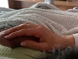 masturbation, française - Ma femme caresse sensuellement ma grosse bite