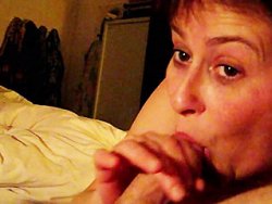 fellation, française - Je filme ma femme pendant qu'elle suce et branle ma grosse queue