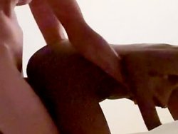 française, black - Une antillaise bien cambrée prise en levrette