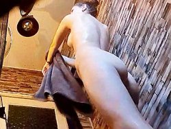 française, exhibition - Je suis toute mouillée en sortant de la douche