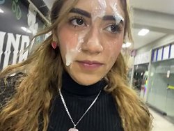 facial, exhibition - Une ballade dans la rue avec du sperme sur le visage