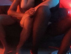 française, levrette - Elle se fait prendre la chatte en levrette avec une tenue de salope