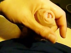 française, branlette - Ma nana attrape ma queue et me branle rapidement