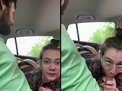 fellation, exhibition - Elle suce la queue de son mec dans leur voiture