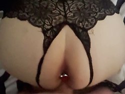 française, levrette - Une queue dans ma chatte avec un plug dans les fesses