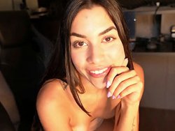 masturbation - Je ma caresse la chatte devant un porno amateur