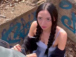 fellation, bonasse - Elle ressemble à Pocahontas et suce son mec